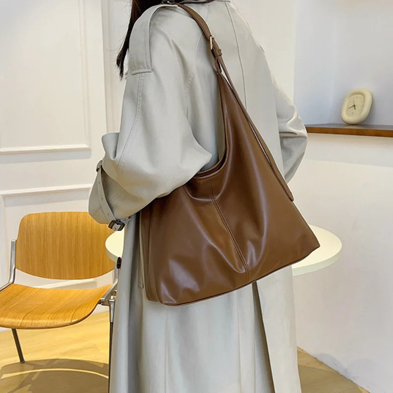Amelia Classic Tote Bag