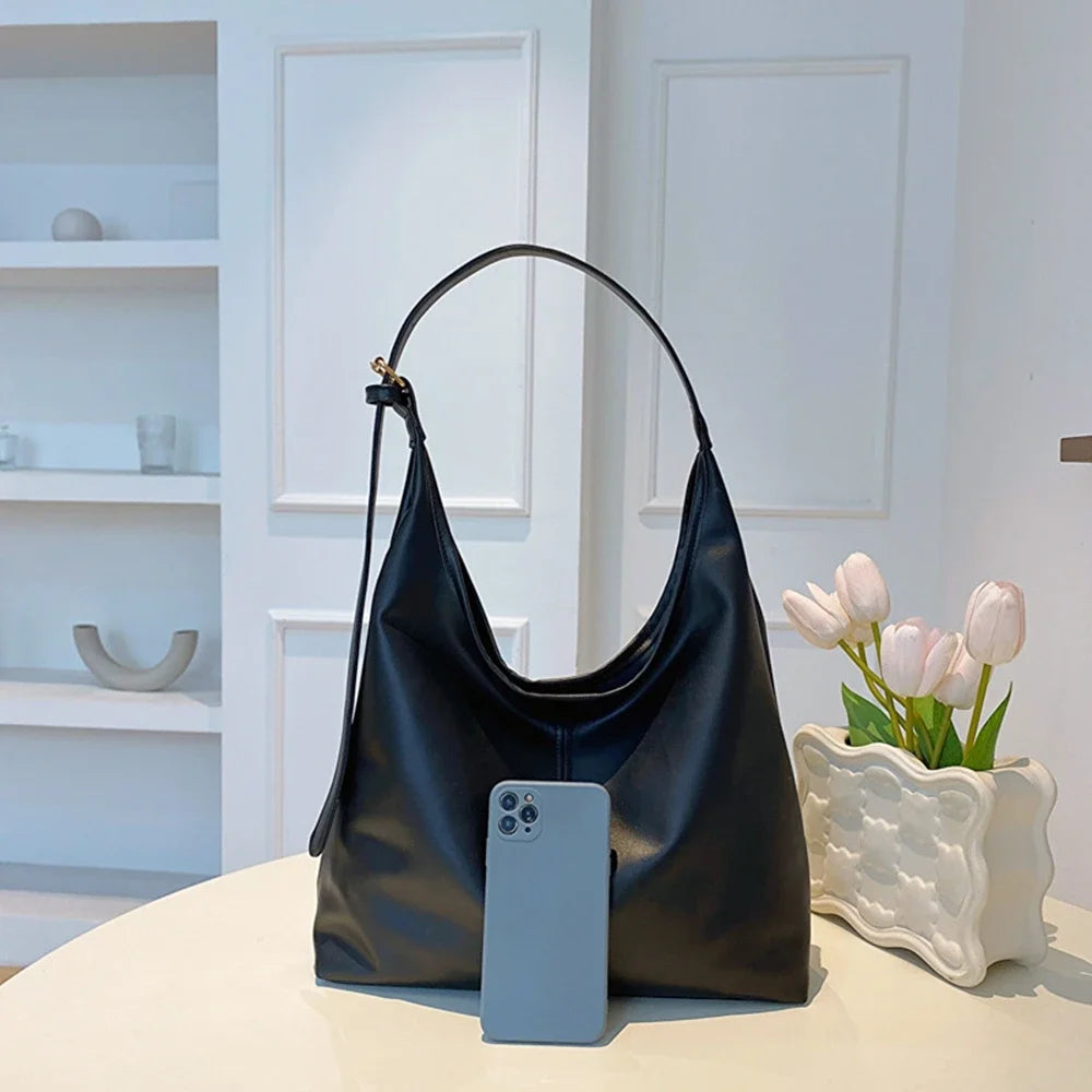 Amelia Classic Tote Bag